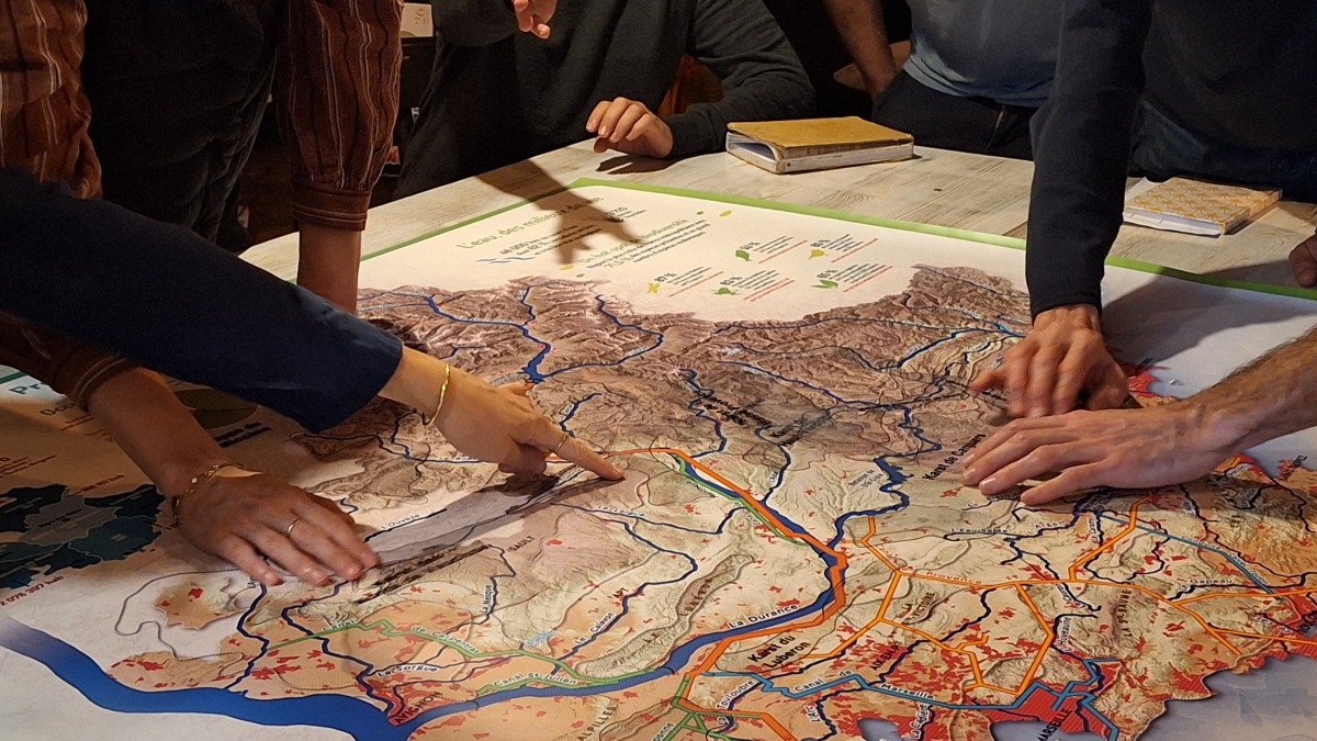 Ralentir et conserver l’eau dans les têtes de bassin versant